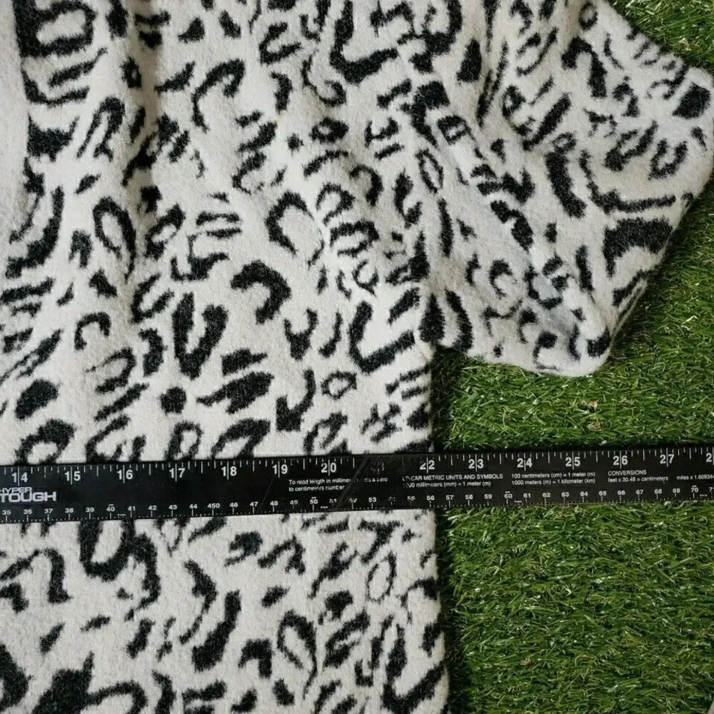 Chico's Snow Leopard Print Cardigan 2 Pockets Fuzzy Longline Knit Sweater - Picture 6 of 6